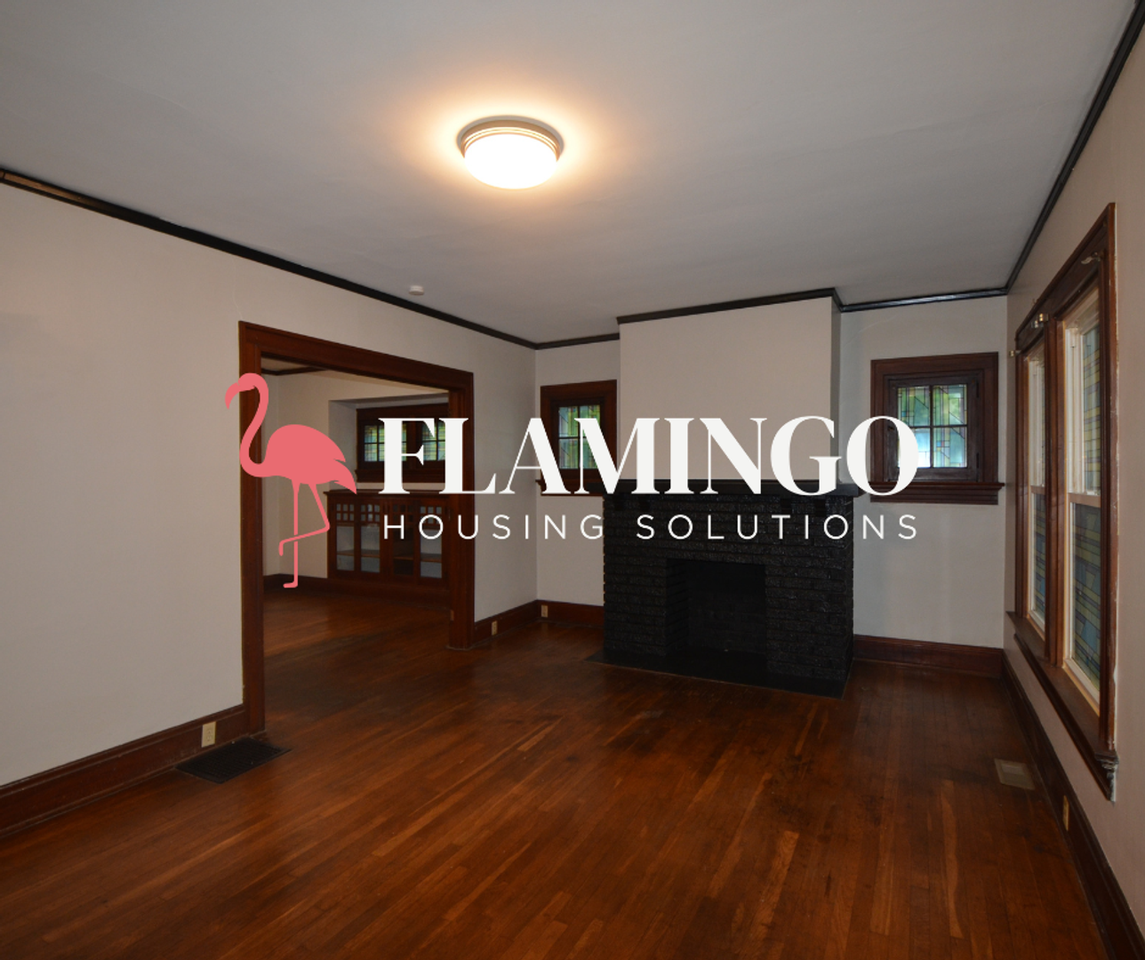 1129 Wilson Dr - Photo 2 of 15