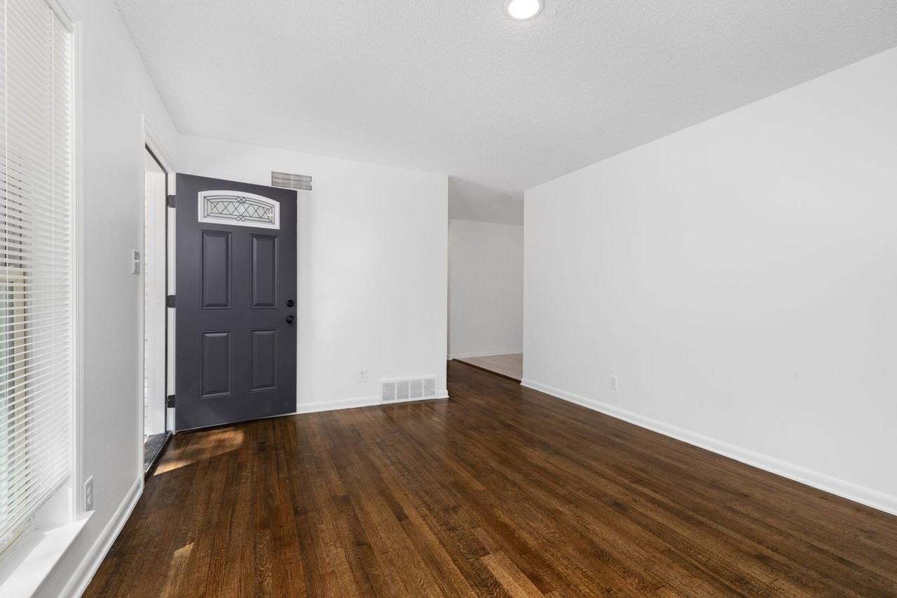 1860 Brookhaven Dr - Photo 7 of 32