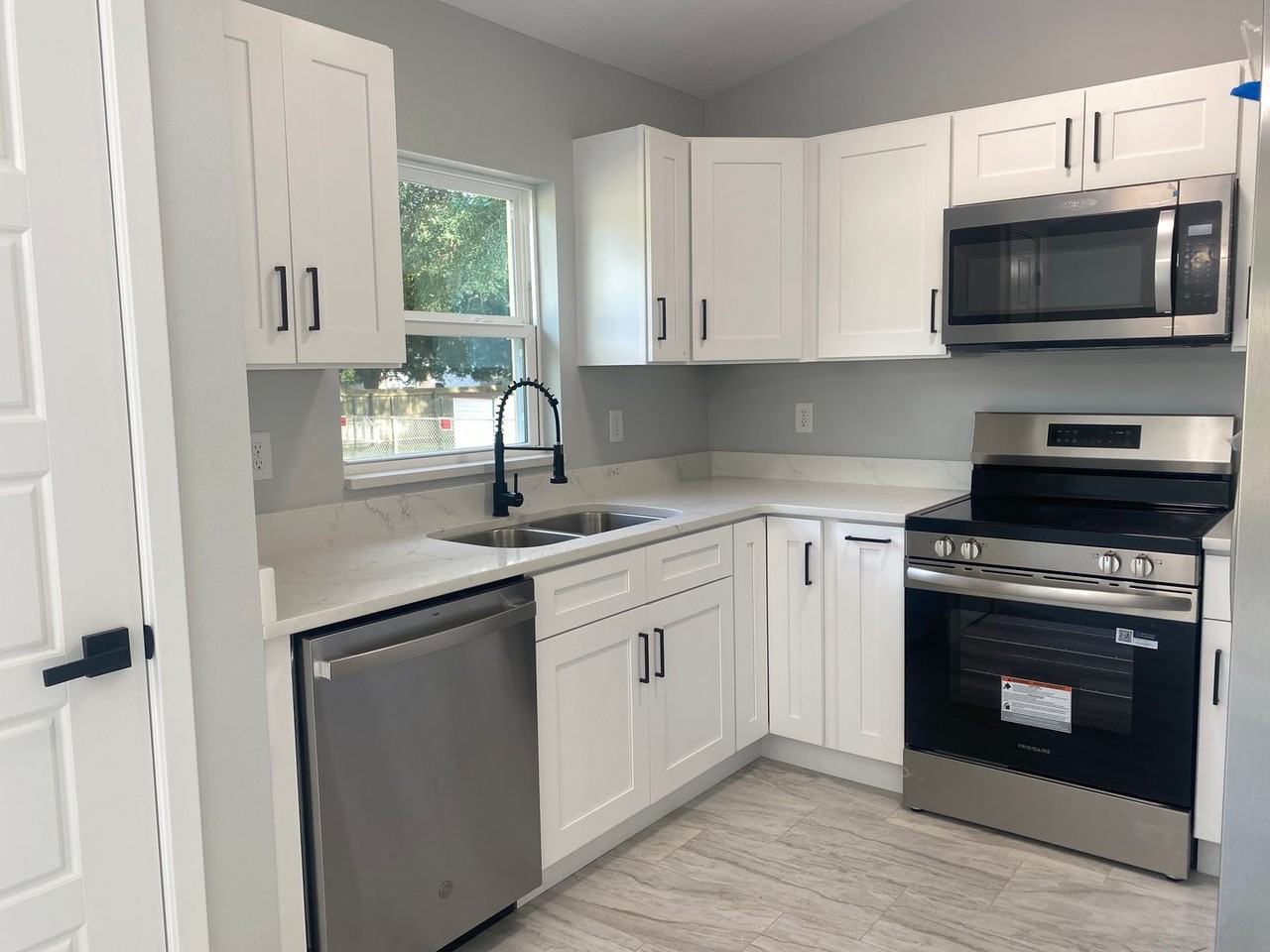 13679 Se 52nd Ct - Photo 3 of 22