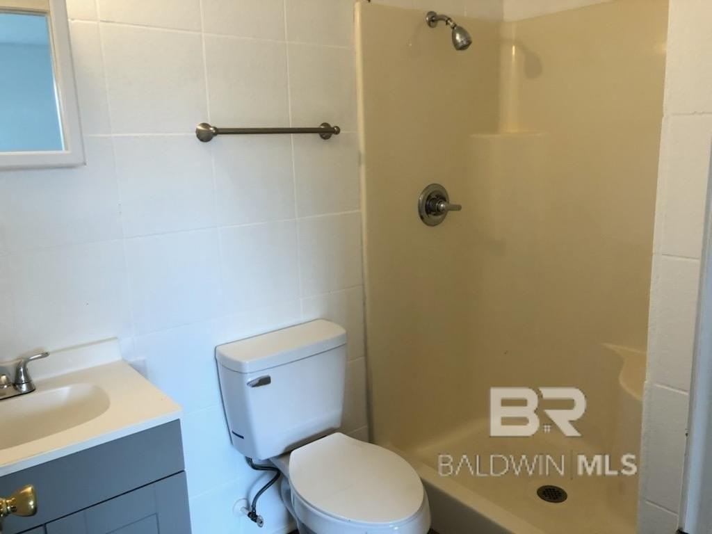 305 W Peachtree Ave - Photo 6 of 13