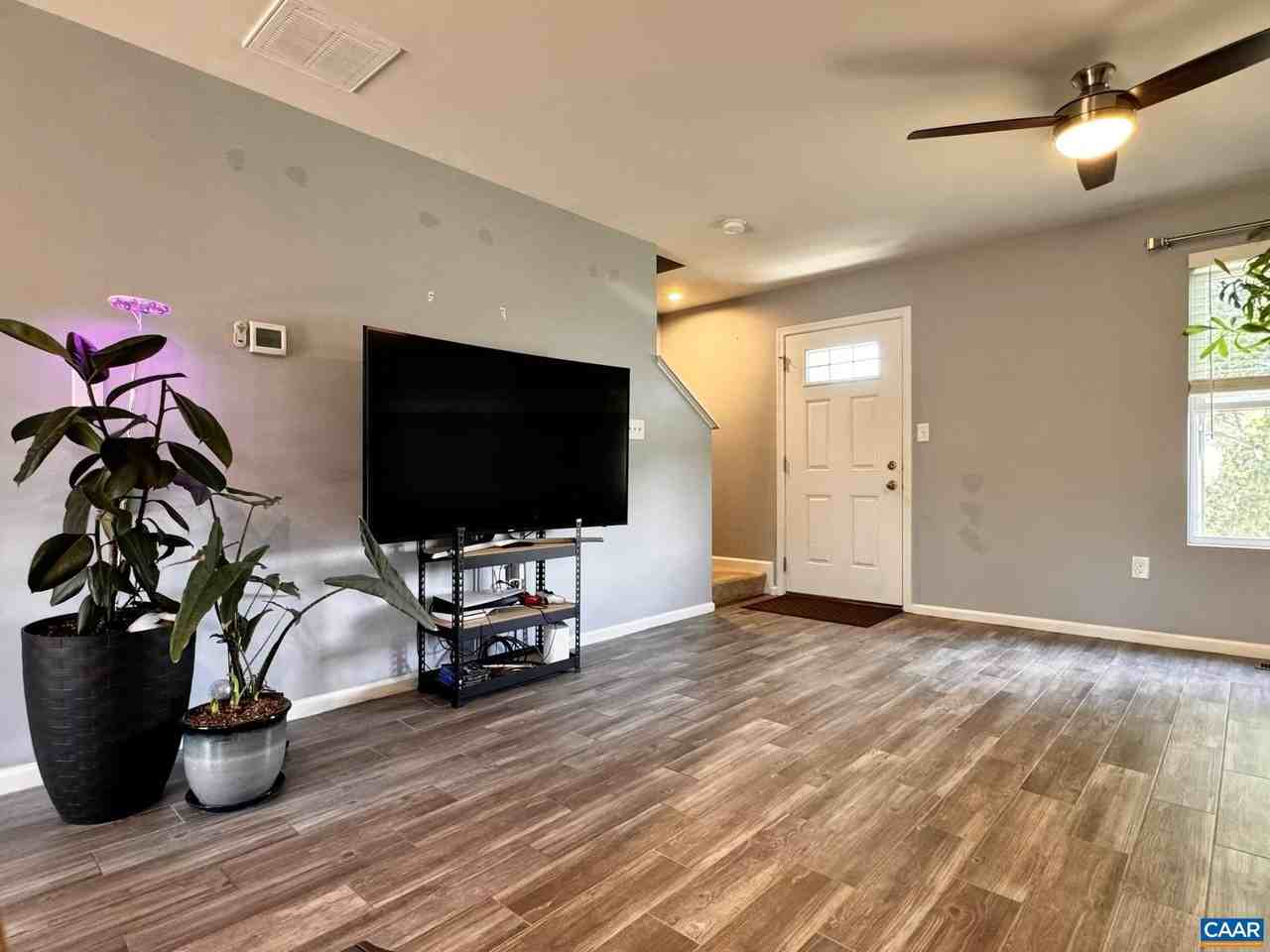 155 Richards Ct - Photo 4 of 50