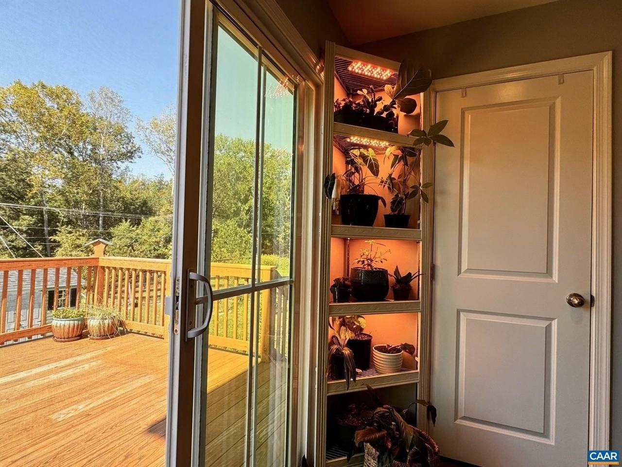 155 Richards Ct - Photo 7 of 50