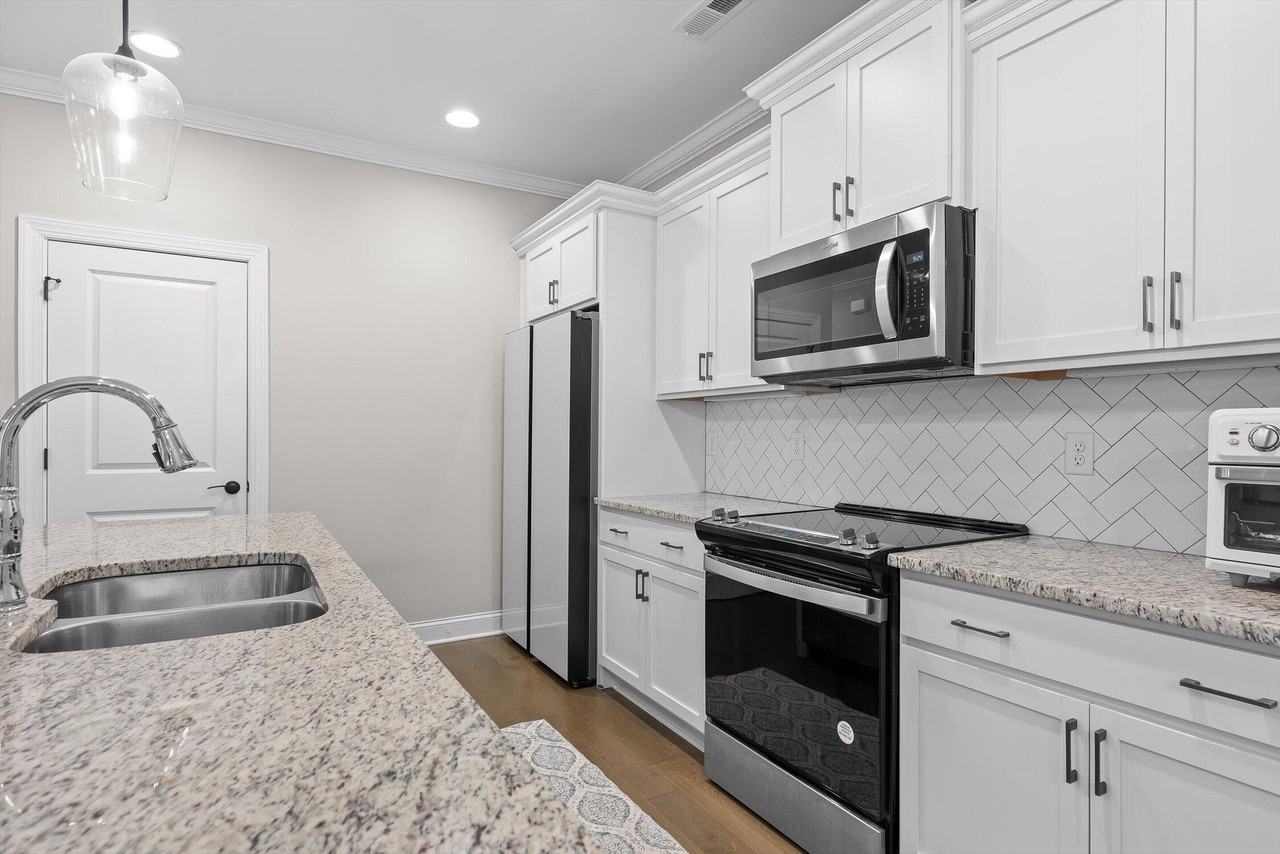 7142 Tailgate Loop - Photo 7 of 39