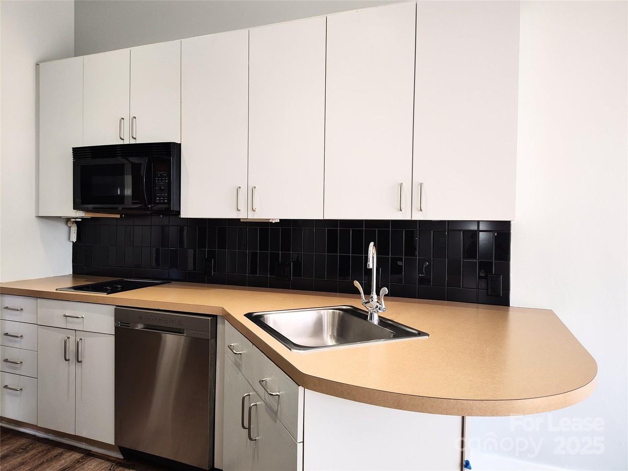 514 W 10th St Unit 205 #205 - Photo 5 of 16