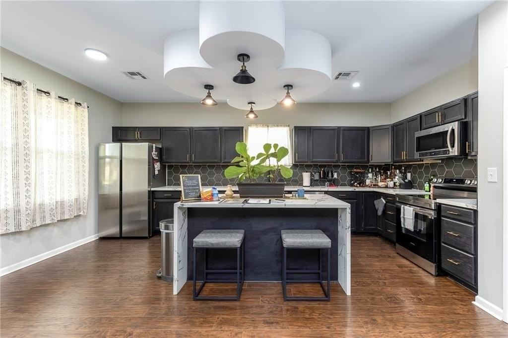 1223 Pailet Ave - Photo 4 of 32