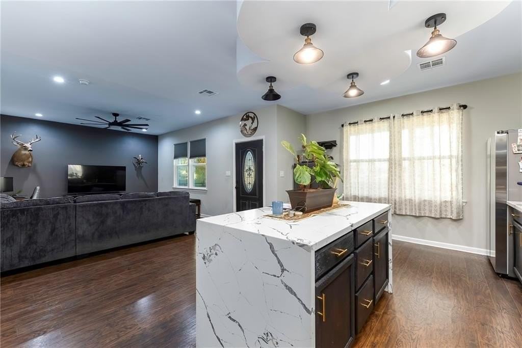 1223 Pailet Ave - Photo 7 of 32