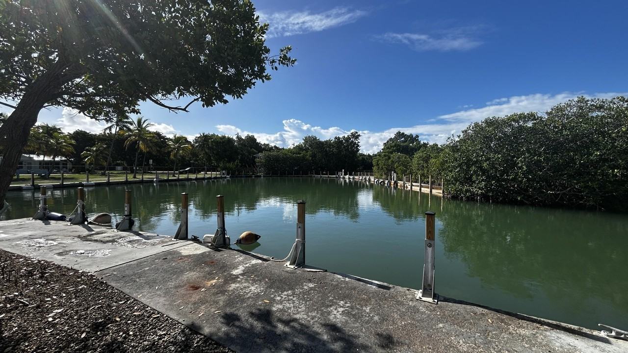 124 South Bay Harbor Drive - Photo 3 of 43