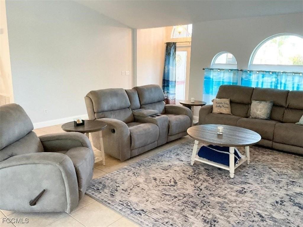 2537 Sw 29th Ter - Photo 5 of 20