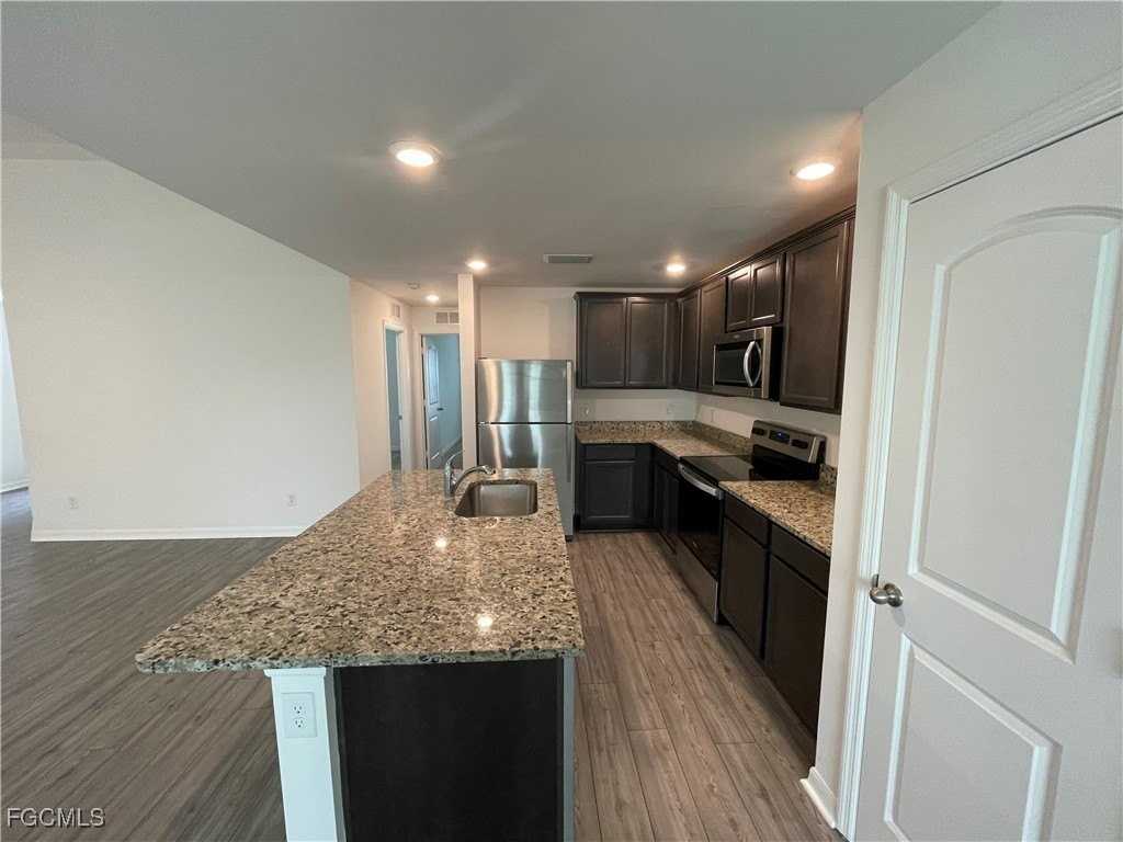 1708 Nw 11th Ter - Photo 7 of 31