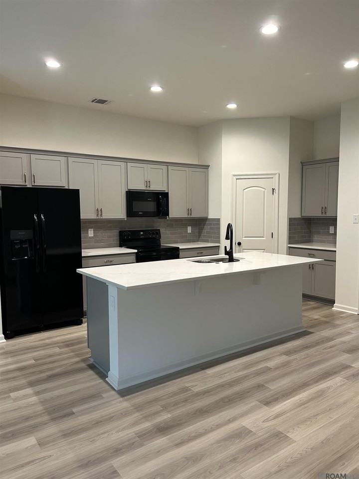 28542 Middlebrook Way - Photo 3 of 18