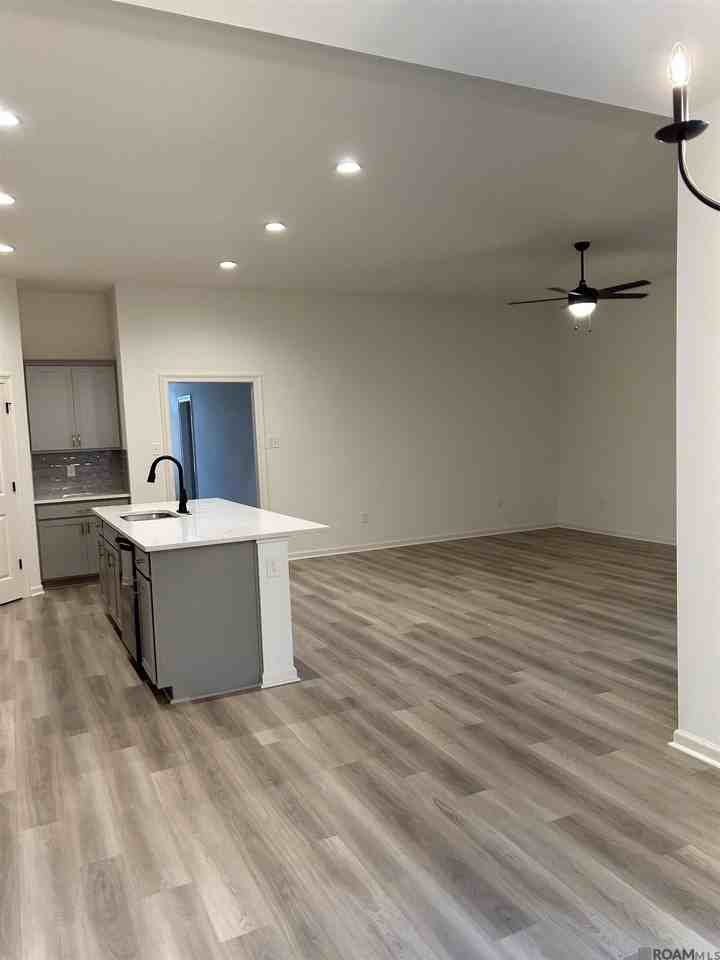 28542 Middlebrook Way - Photo 4 of 18