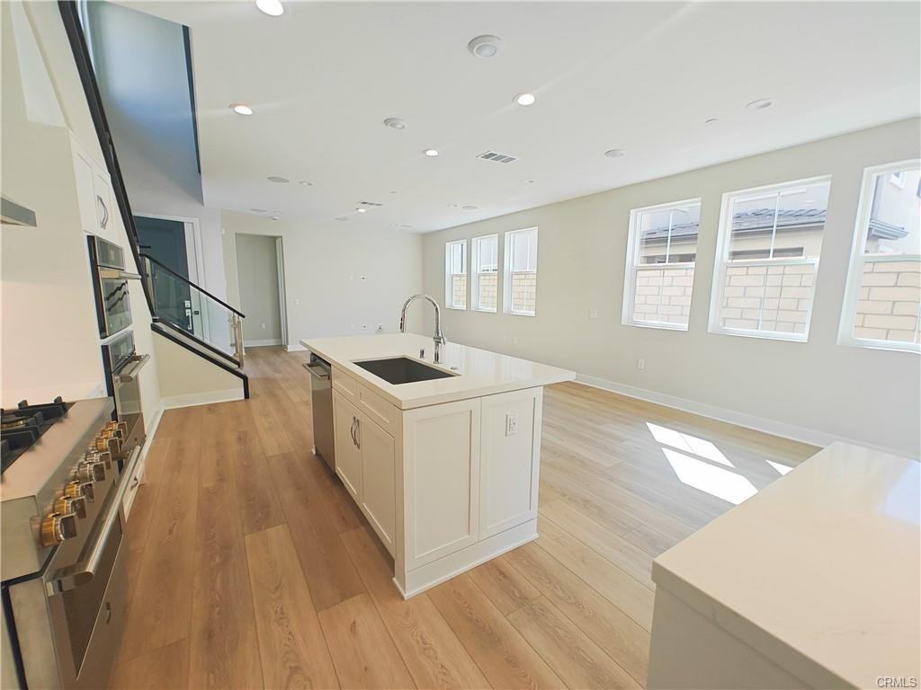 586 Mcfadden St - Photo 2 of 8