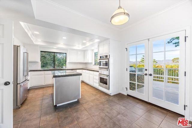 3630 Roberts View Pl - Photo 3 of 8