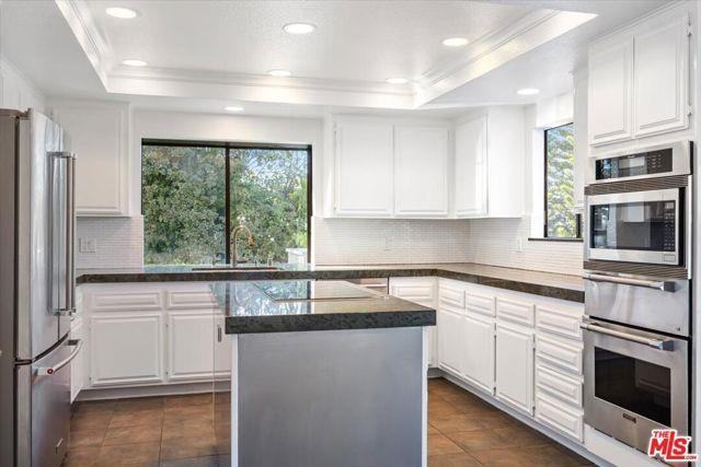 3630 Roberts View Pl - Photo 5 of 8