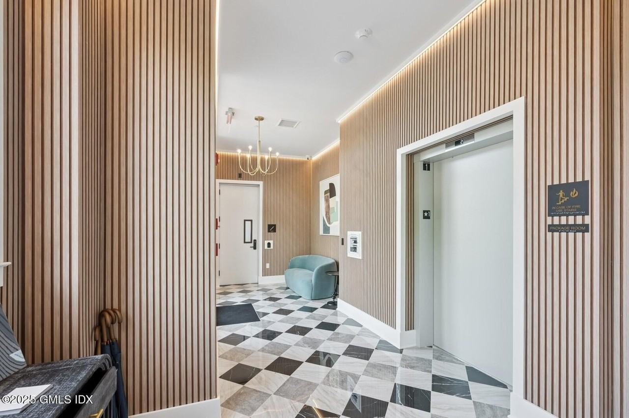 100 E Putnam Ave #206 - Photo 2 of 9