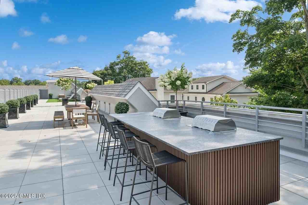 100 E Putnam Ave #206 - Photo 6 of 9