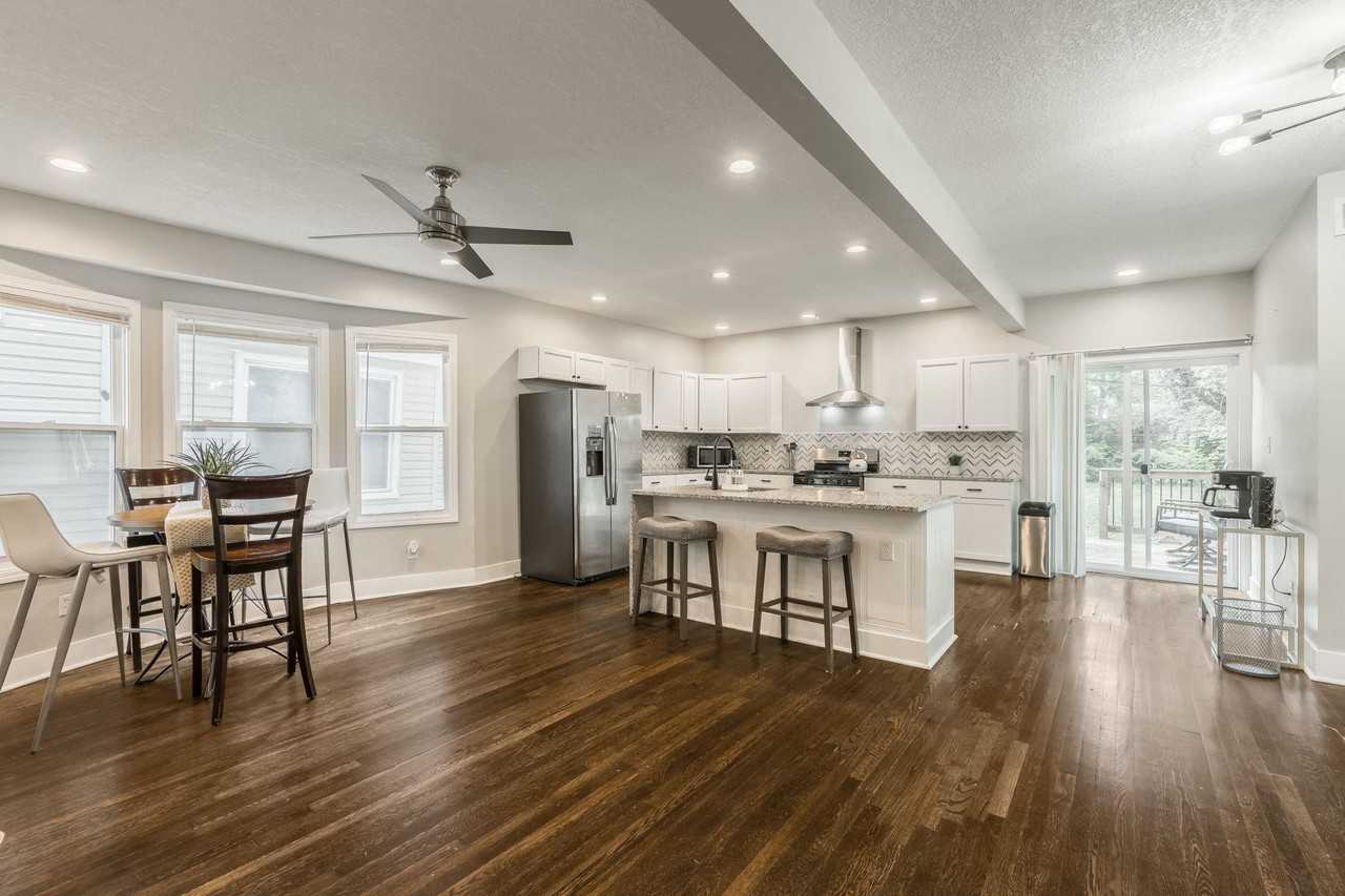 Harrison St - Photo 3 of 9