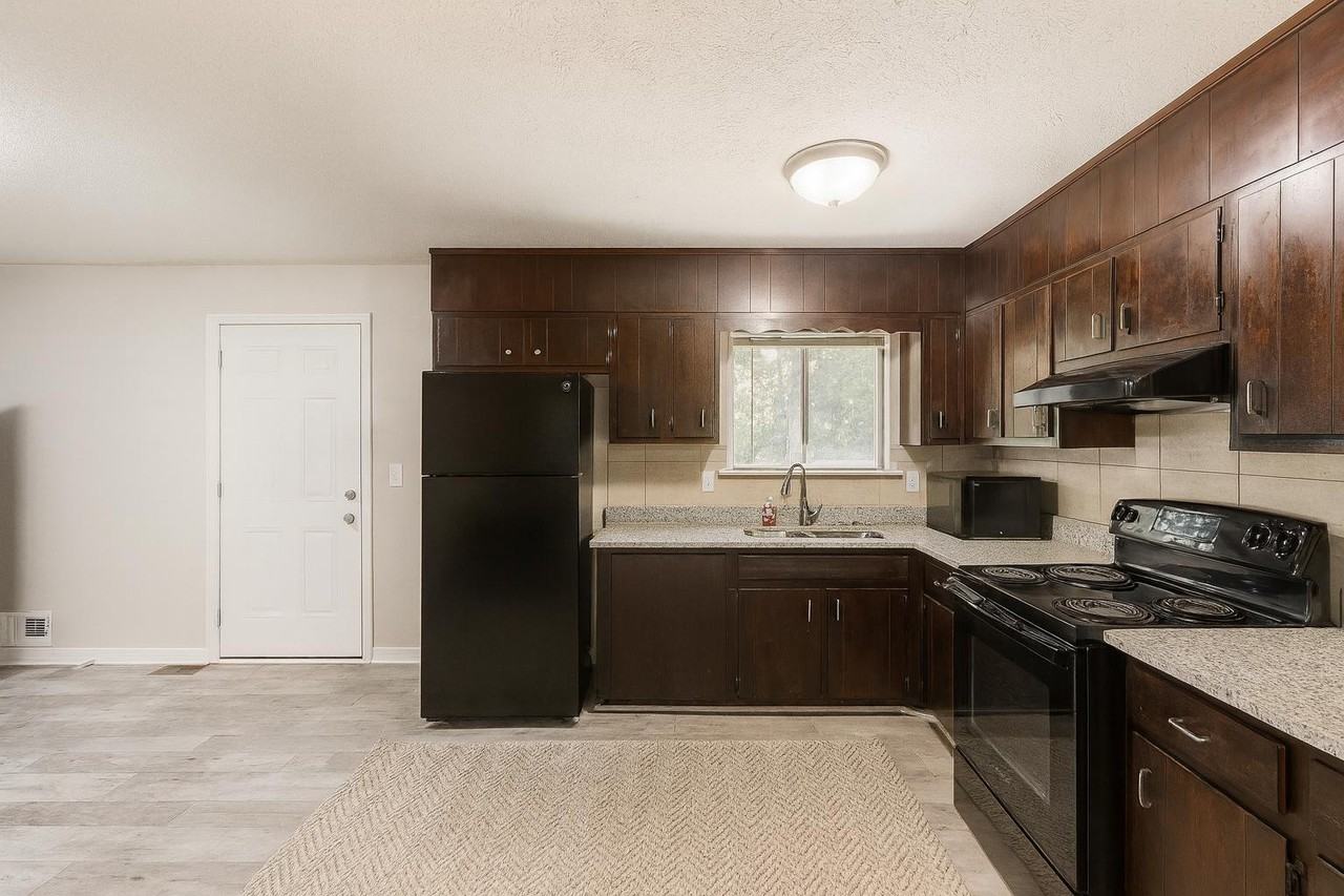 Leafwood Ln - Photo 7 of 14