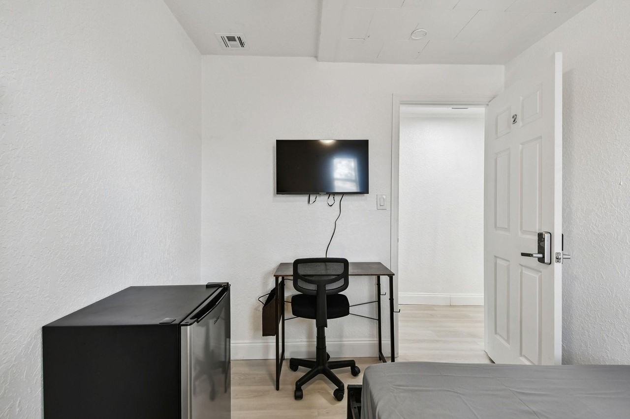 15th Ave S - Photo 5 of 9