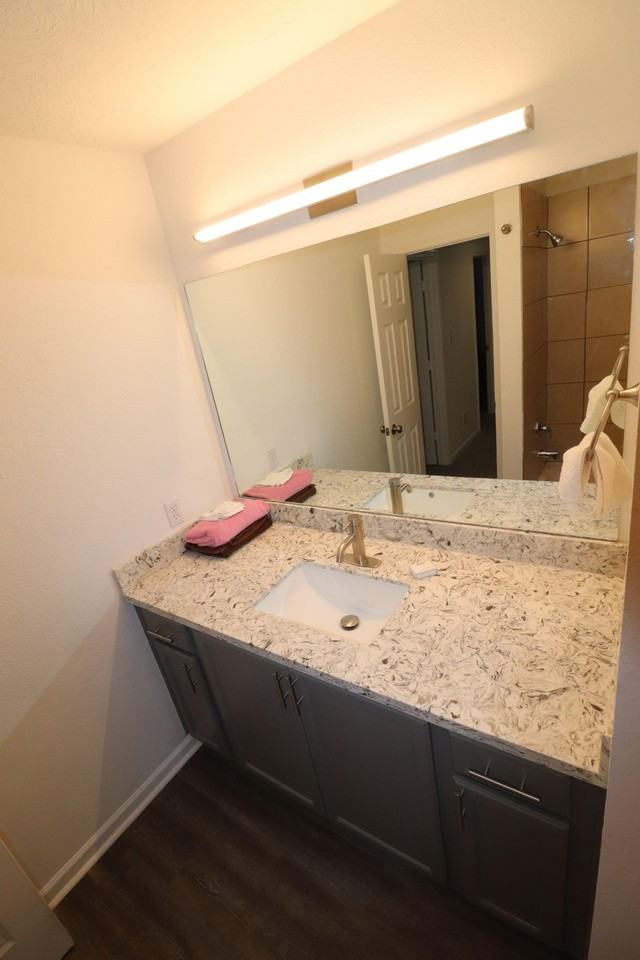 Paris St - Photo 3 of 17