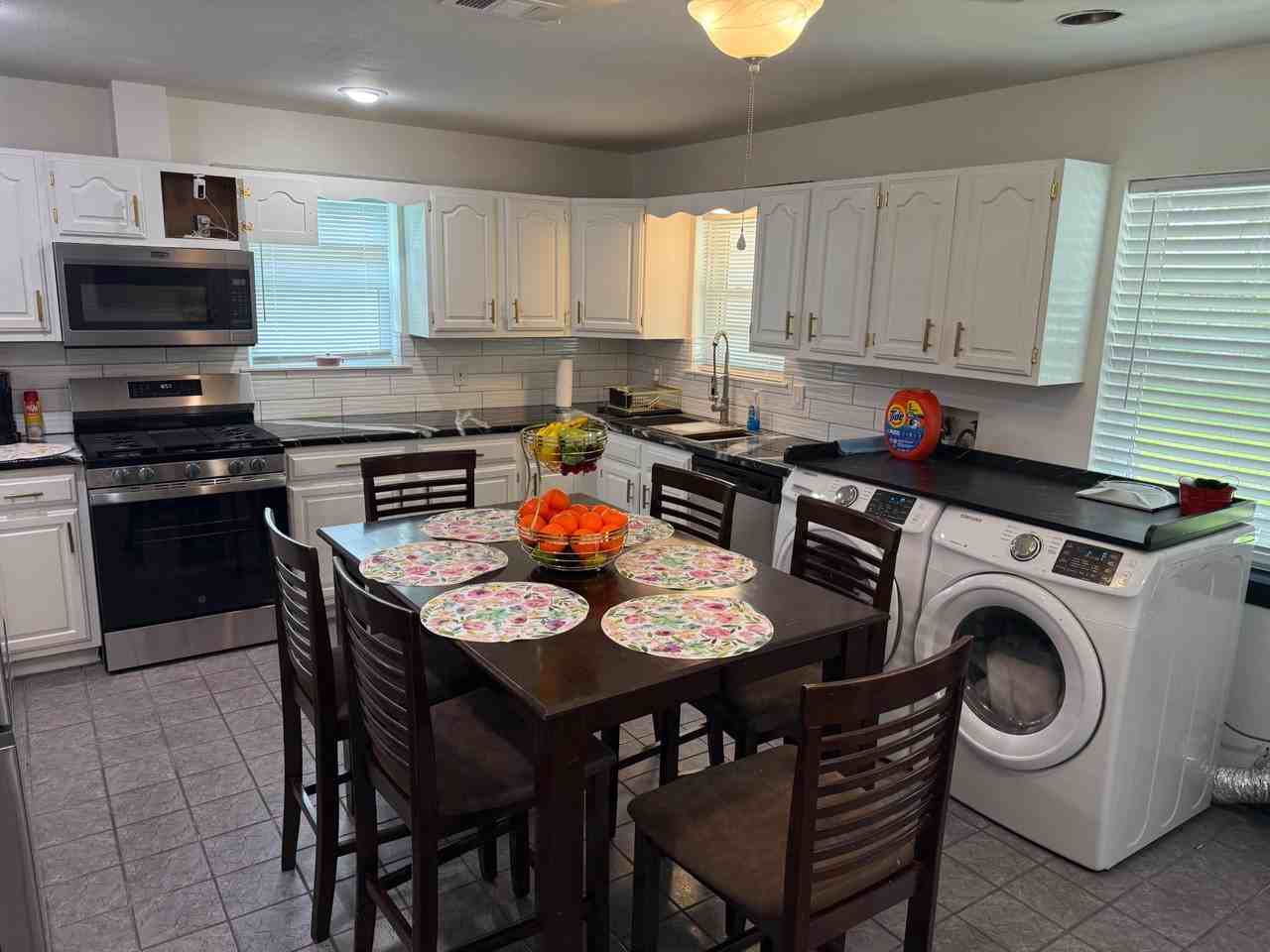 Oleander Dr - Photo 2 of 40