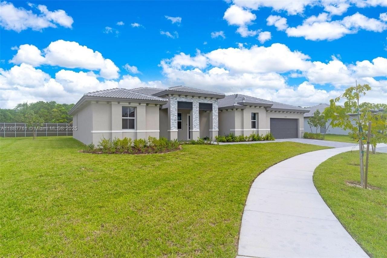 13283 Sw 188th Ter - Photo 3 of 50