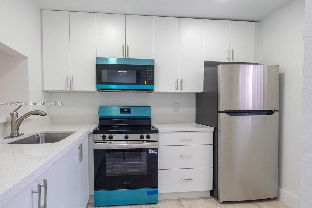 19821 Southwest 114th Avenue #321