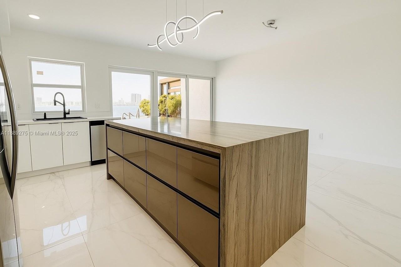 2781 Ne 165th Ter #22 - Photo 5 of 16