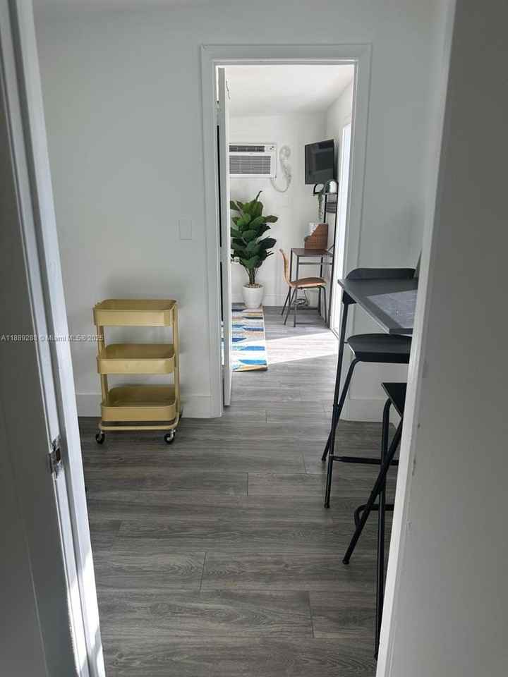 2943 Sw 36th Ave - Photo 5 of 12