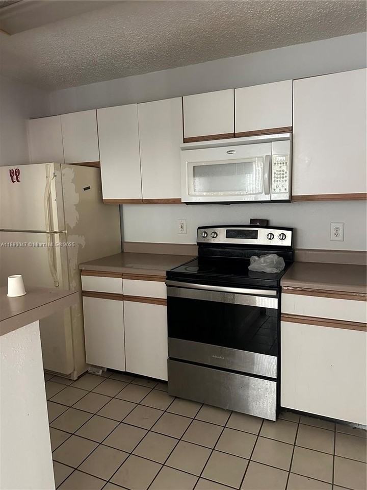 4005 W Mcnab Rd #C203 - Photo 3 of 7