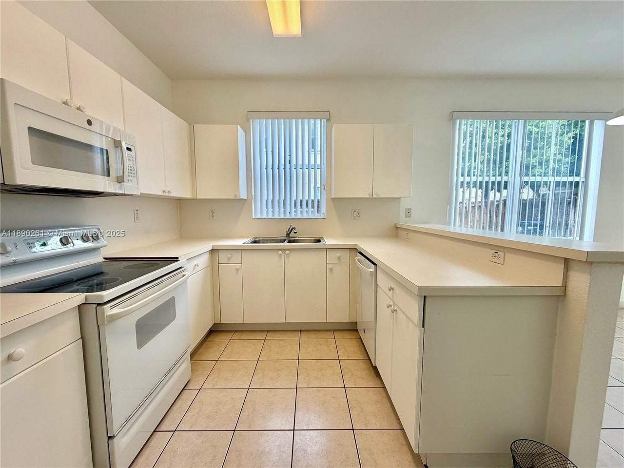 12362 Southwest 122nd Street - Photo 5 of 19