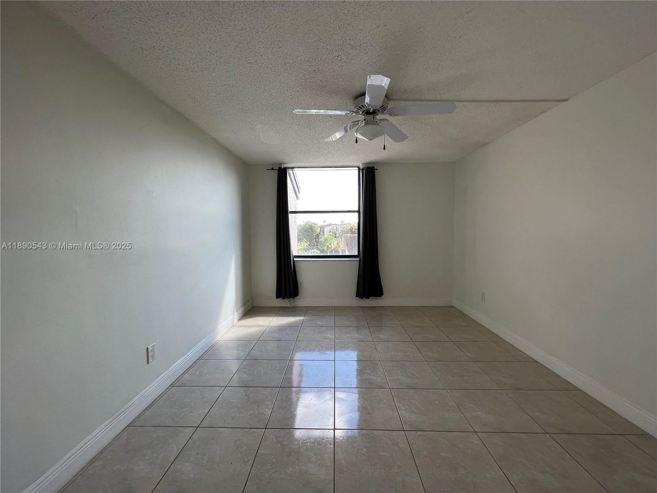 14415 N Kendall Dr #407G - Photo 7 of 17