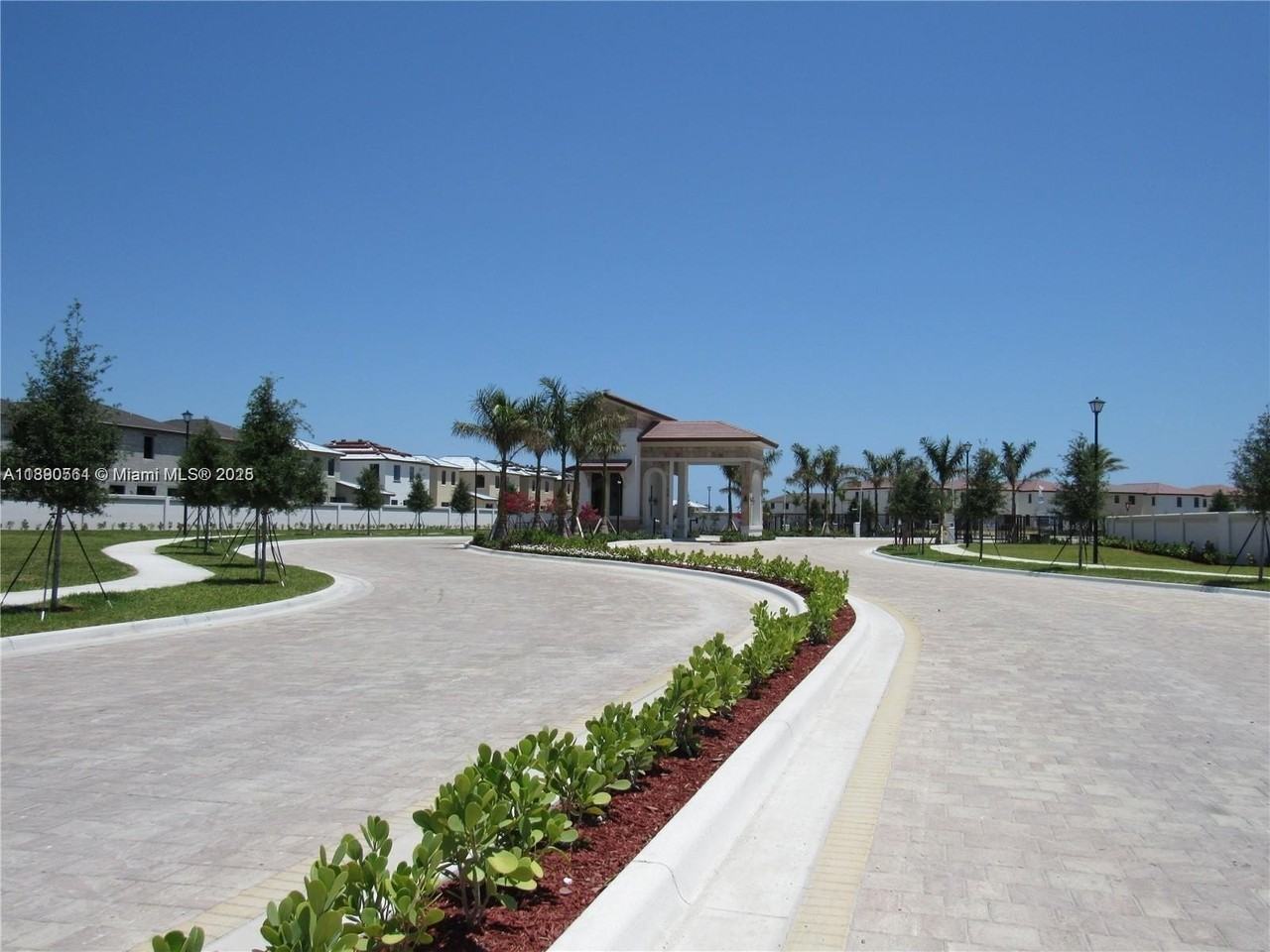 3430 West 103rd Terrace #0 - Photo 3 of 13