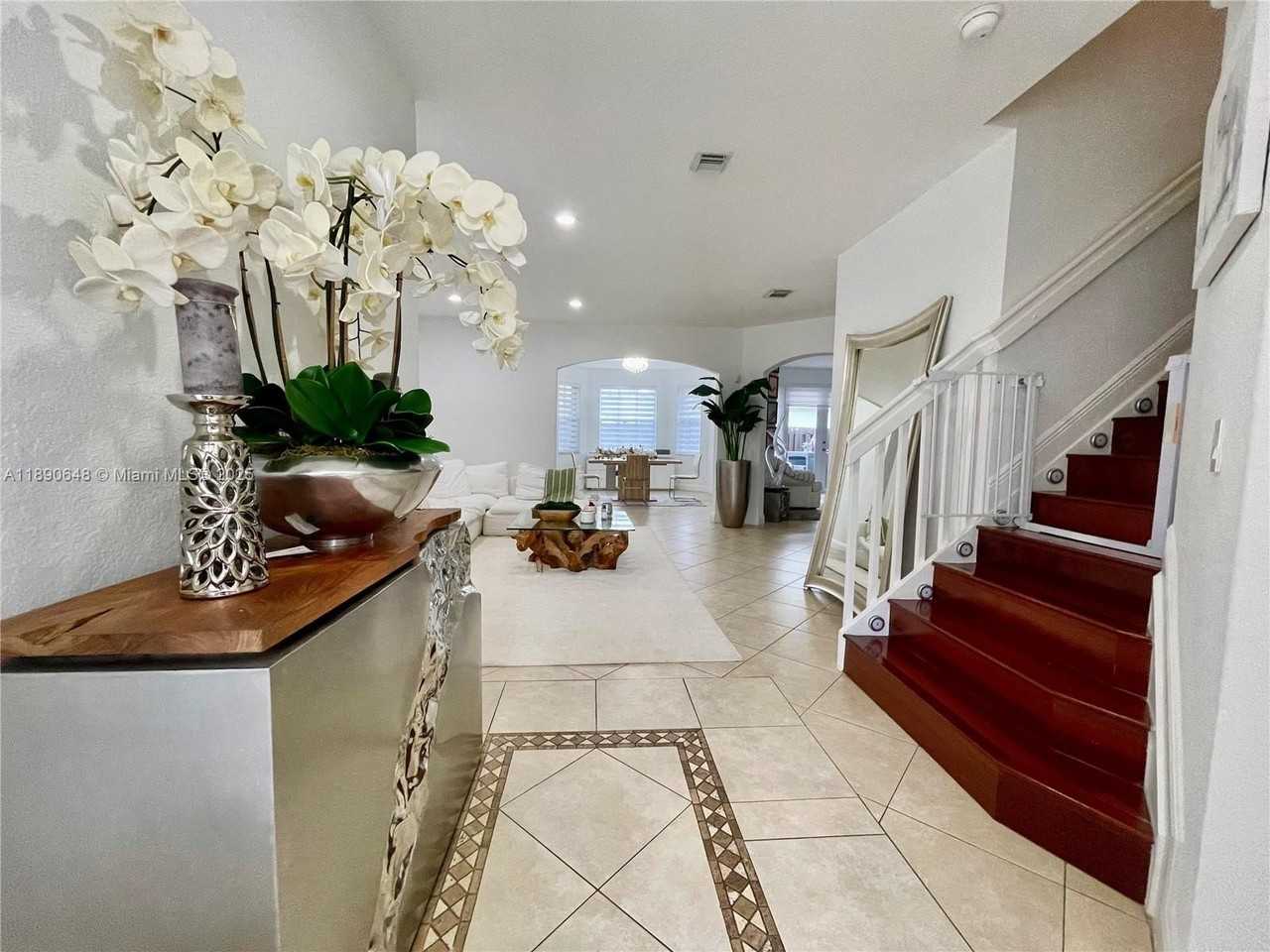 10807 Nw 84th Ln #10807 - Photo 3 of 23