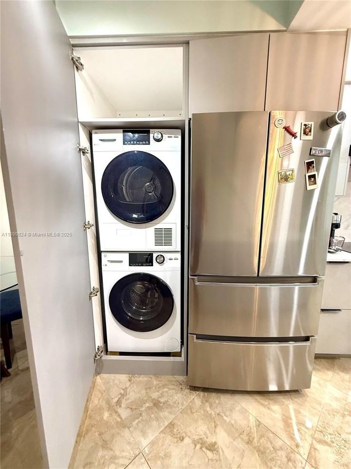 809 W Oakland Park Blvd #K4 - Photo 4 of 10