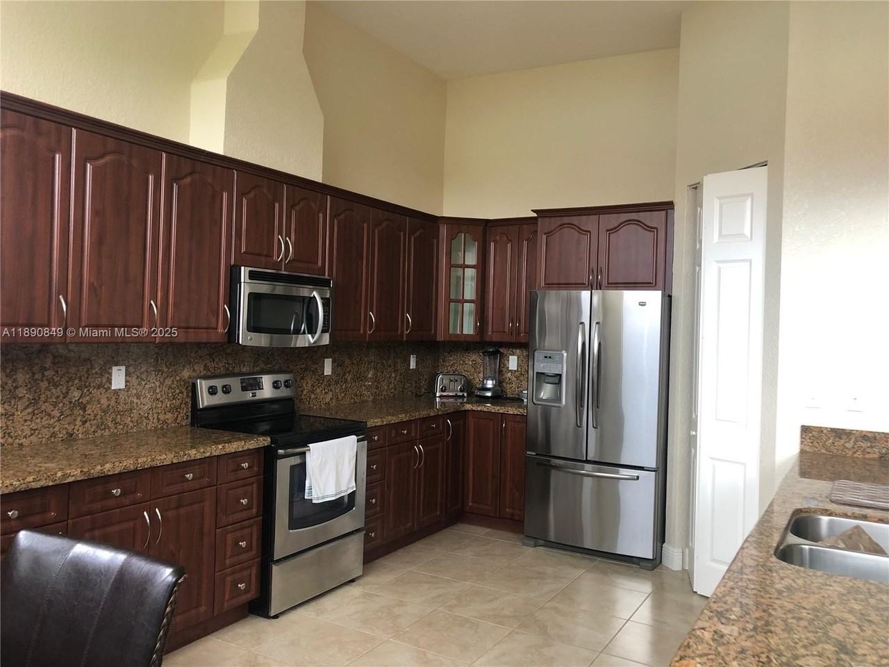 18721 Sw 291st Ter #0 - Photo 7 of 15