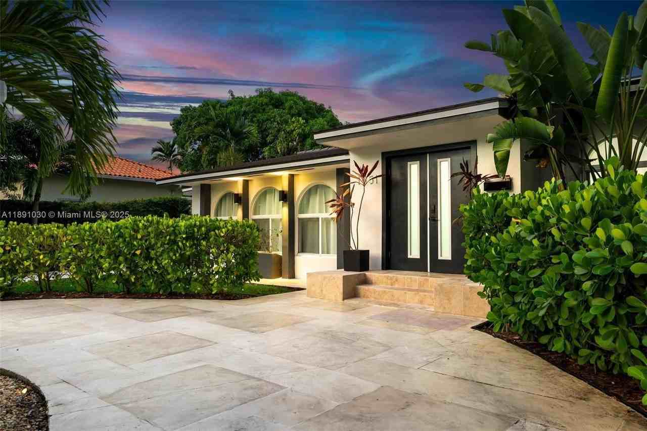 1651 Sw 13th Ave #NA - Photo 5 of 50