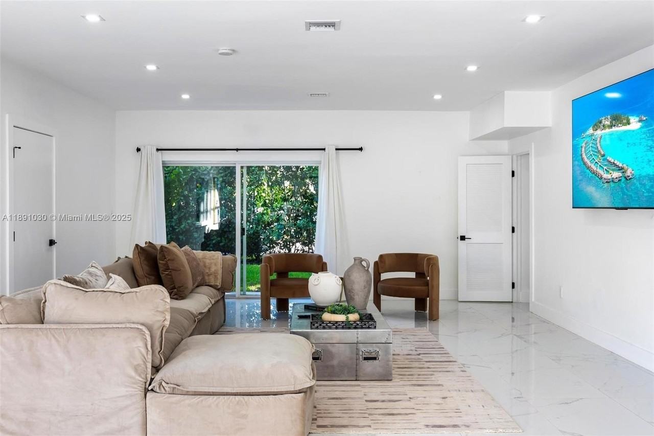 1651 Sw 13th Ave #NA - Photo 7 of 50