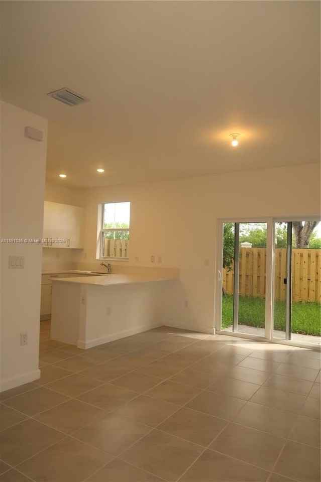 1509 Se 27th Rd - Photo 4 of 27