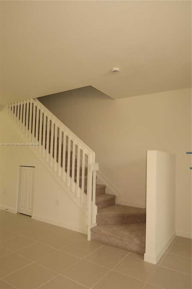 1517 Se 27th Rd - Photo 4 of 9