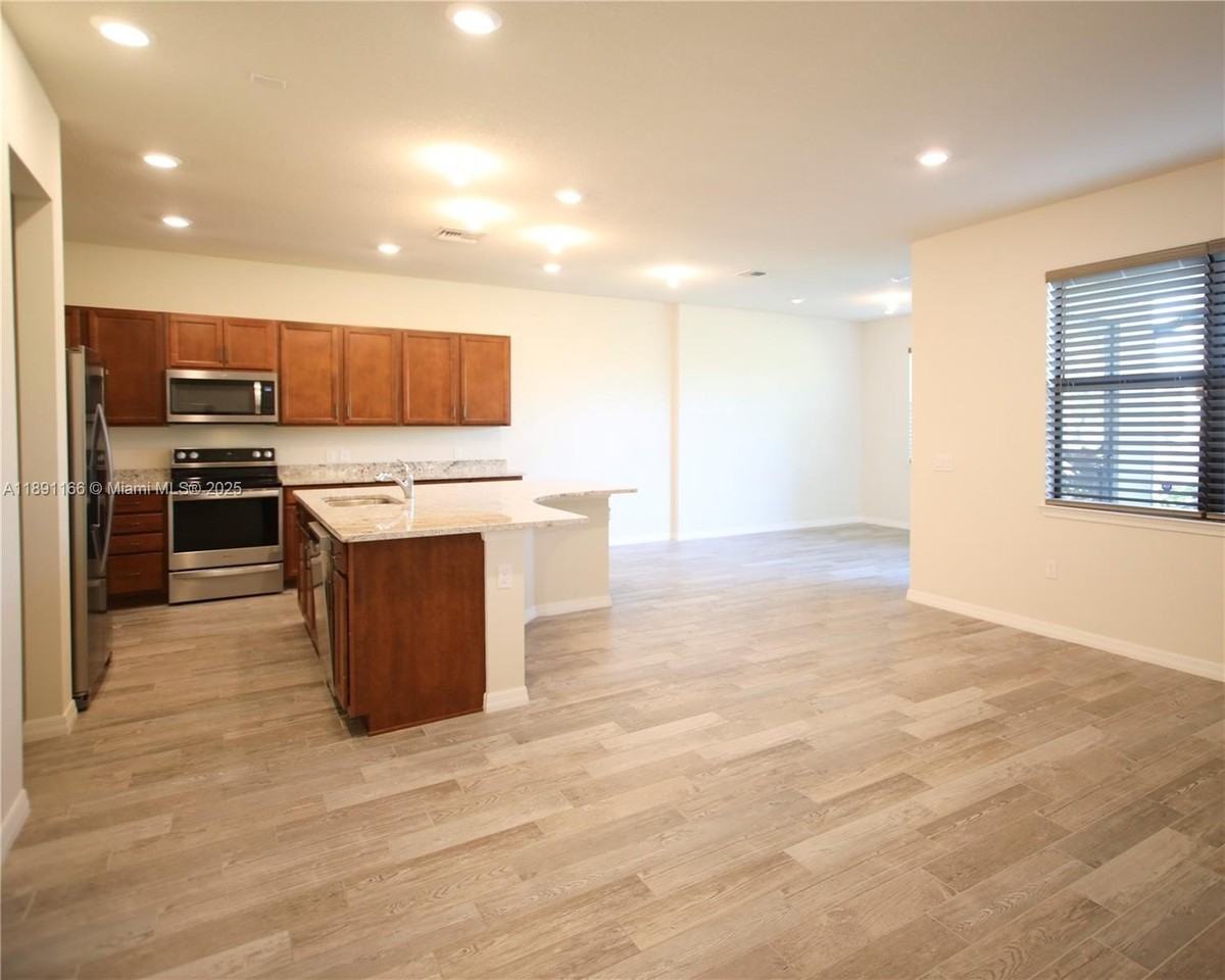 8293 Cadre Noir Rd - Photo 6 of 50