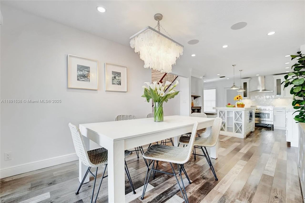 203 Ocean Dunes Cir #0 - Photo 5 of 35