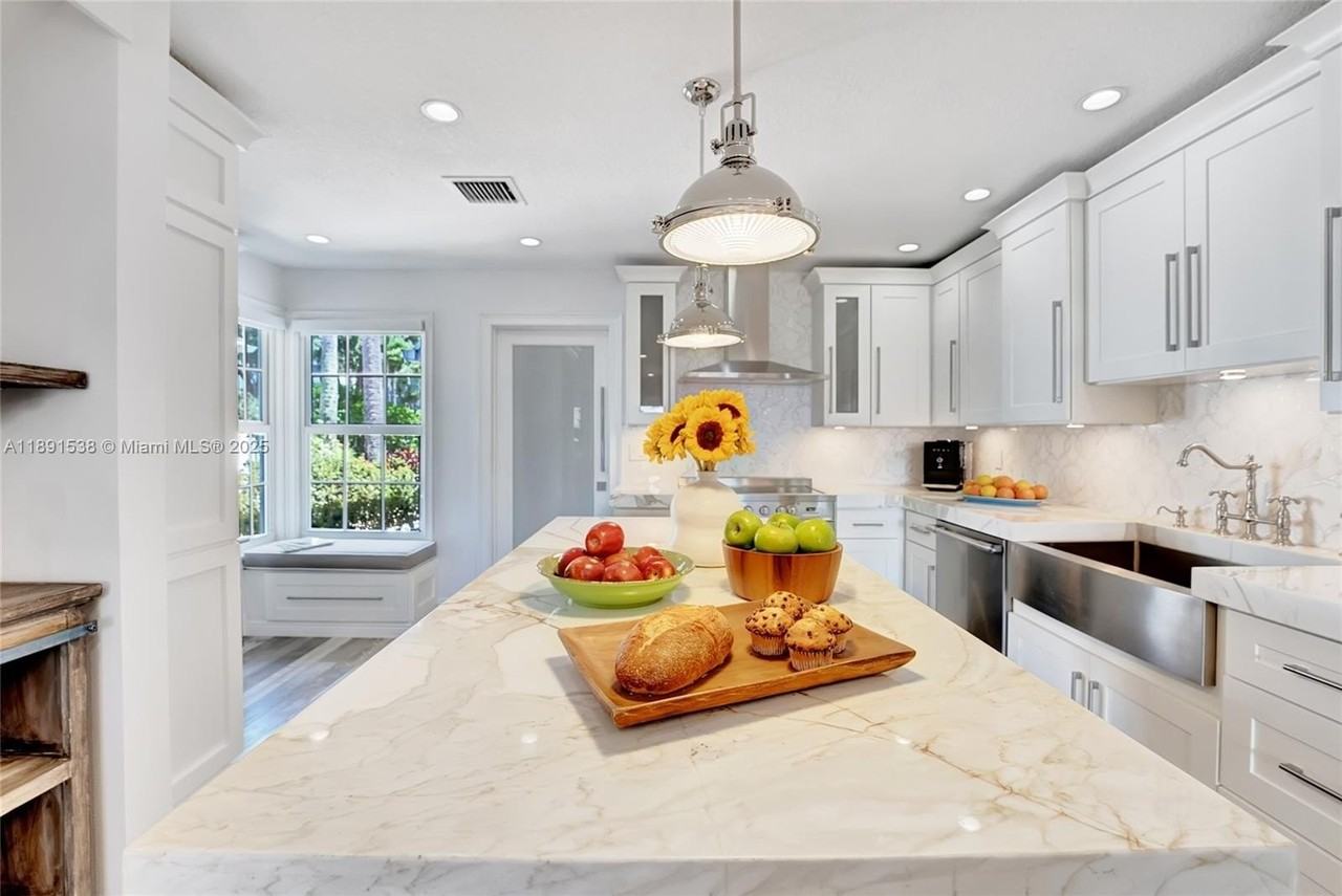 203 Ocean Dunes Cir #0 - Photo 7 of 35