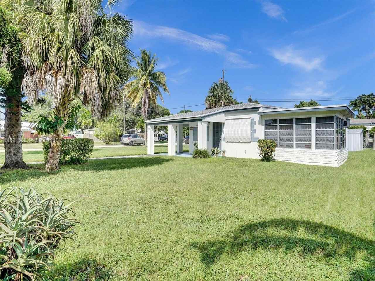 17791 Ne 13th Ave - Photo 4 of 45