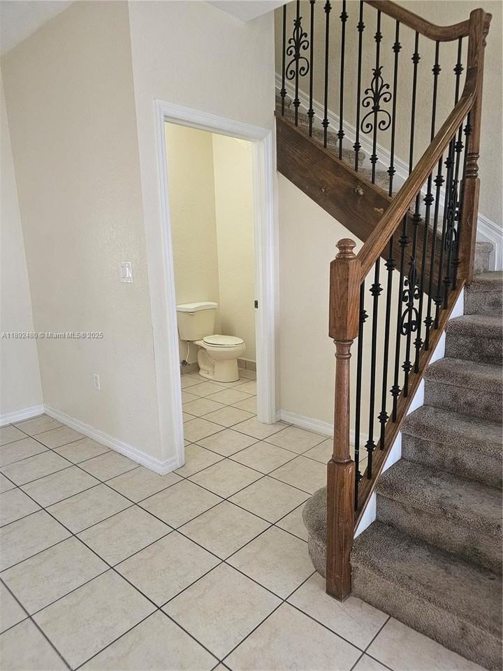 12488 Sw 125th Ter - Photo 3 of 18