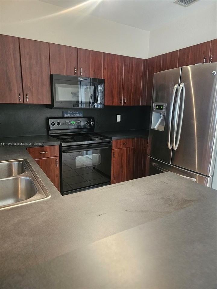 12488 Sw 125th Ter - Photo 7 of 18