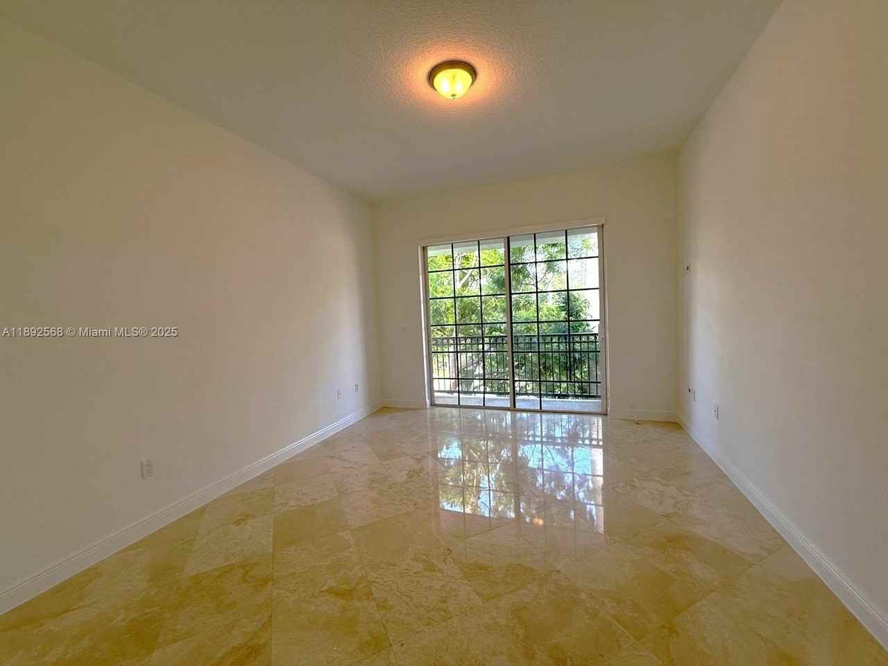 996 Sanibel Dr - Photo 3 of 50