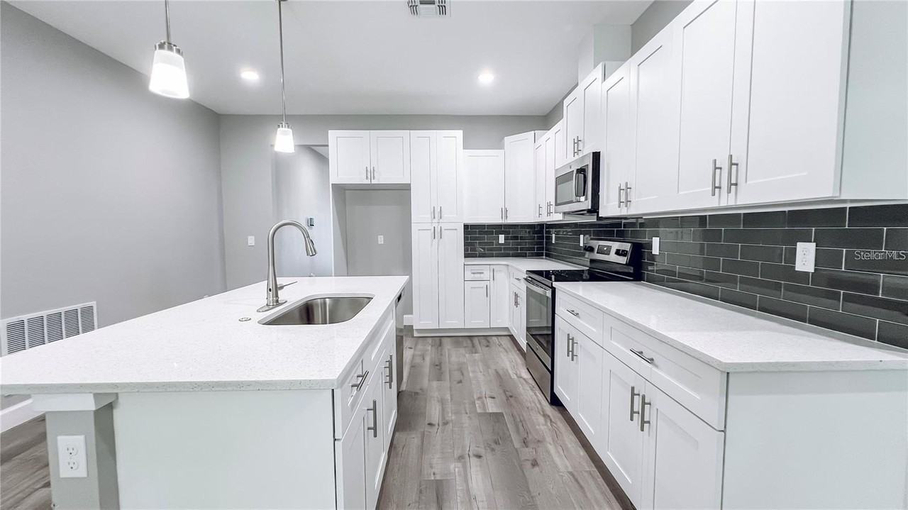 2725 Nova Dr - Photo 5 of 25