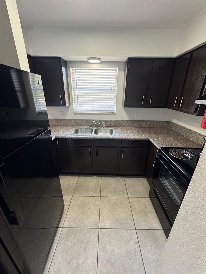 1189 Bentley Rd #1 - Photo 5 of 10