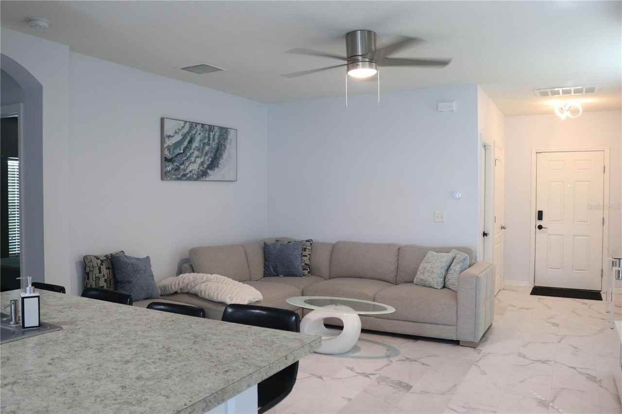 12107 Barnsley Reserve Pl - Photo 4 of 29